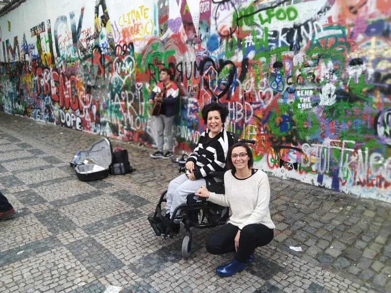 Praga en silla de ruedas para personas con discapacidad